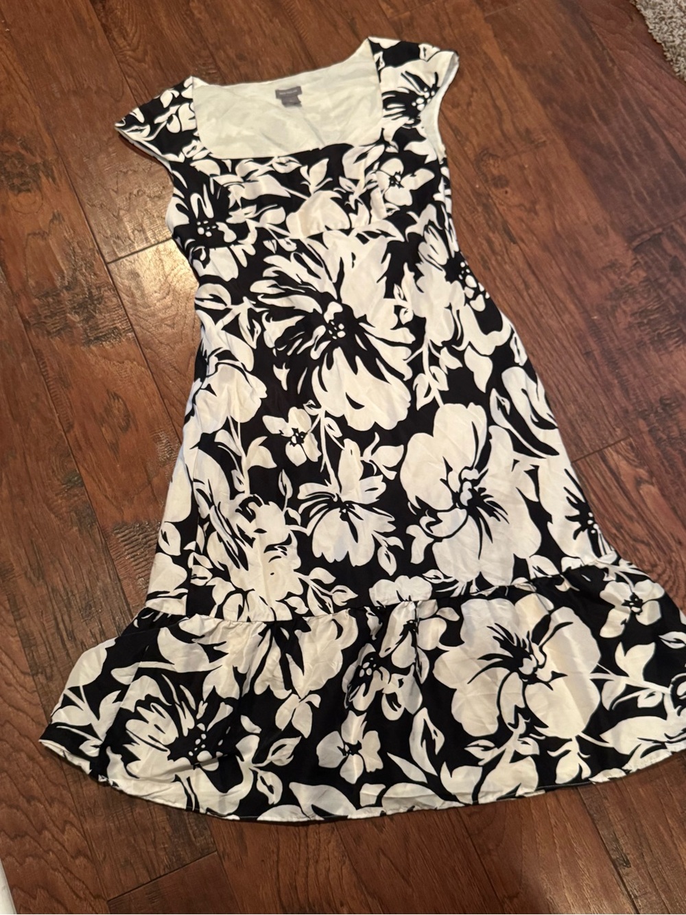 Ann Taylor silk Black and White Floral Dress